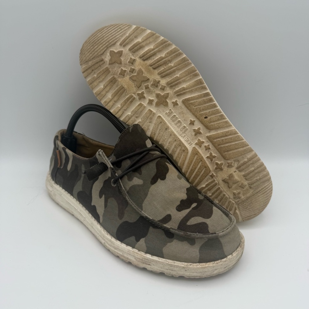 Women’s Hey Dude Wendy Camo Canvas Slip-On Casual Comfort Loafer Shoes Size 10